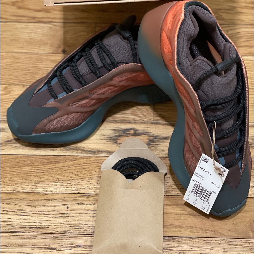 Yeezy 700 7.5 Men’s
